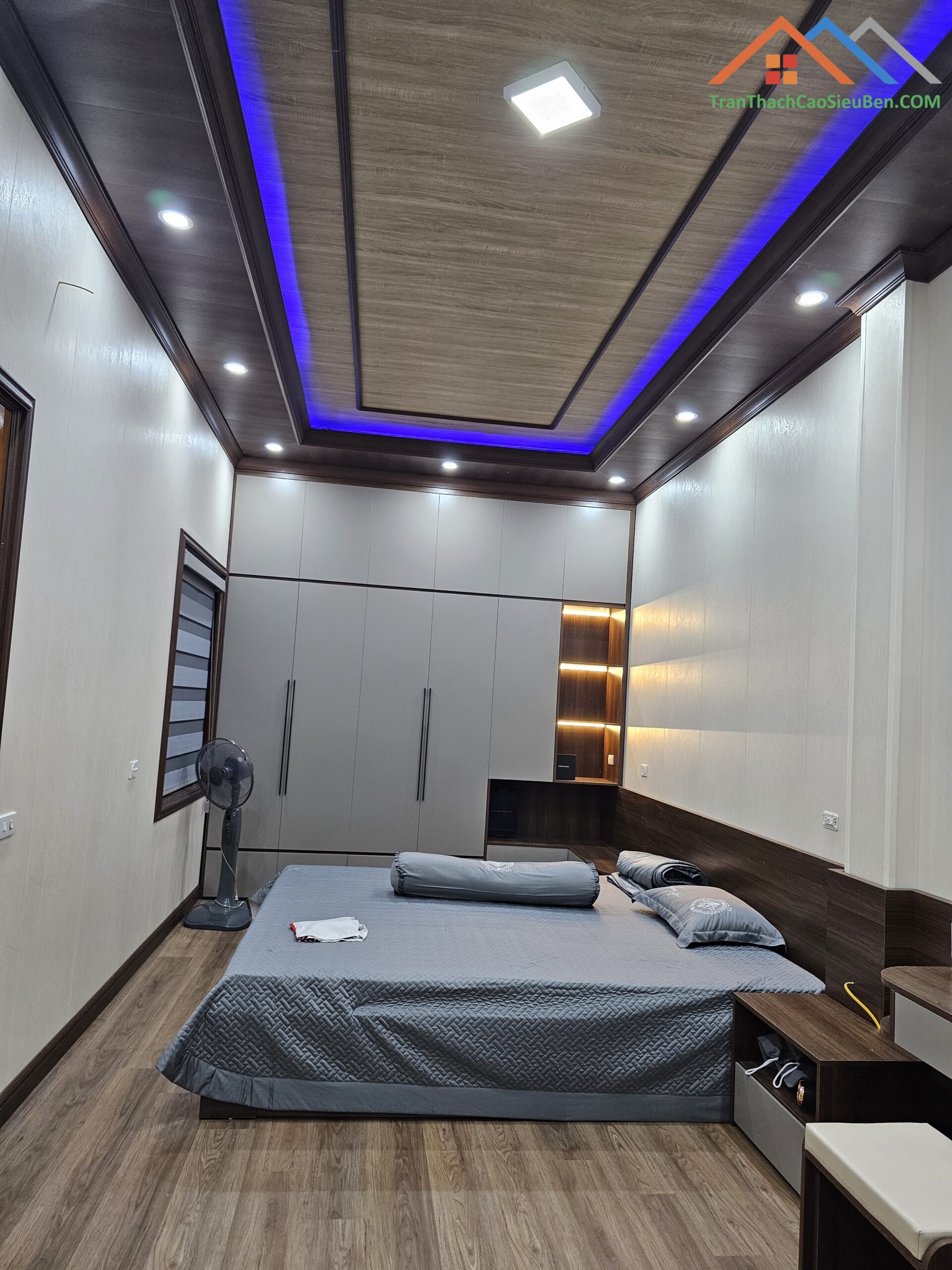 Phòng ngủ 2 tủ sát trần