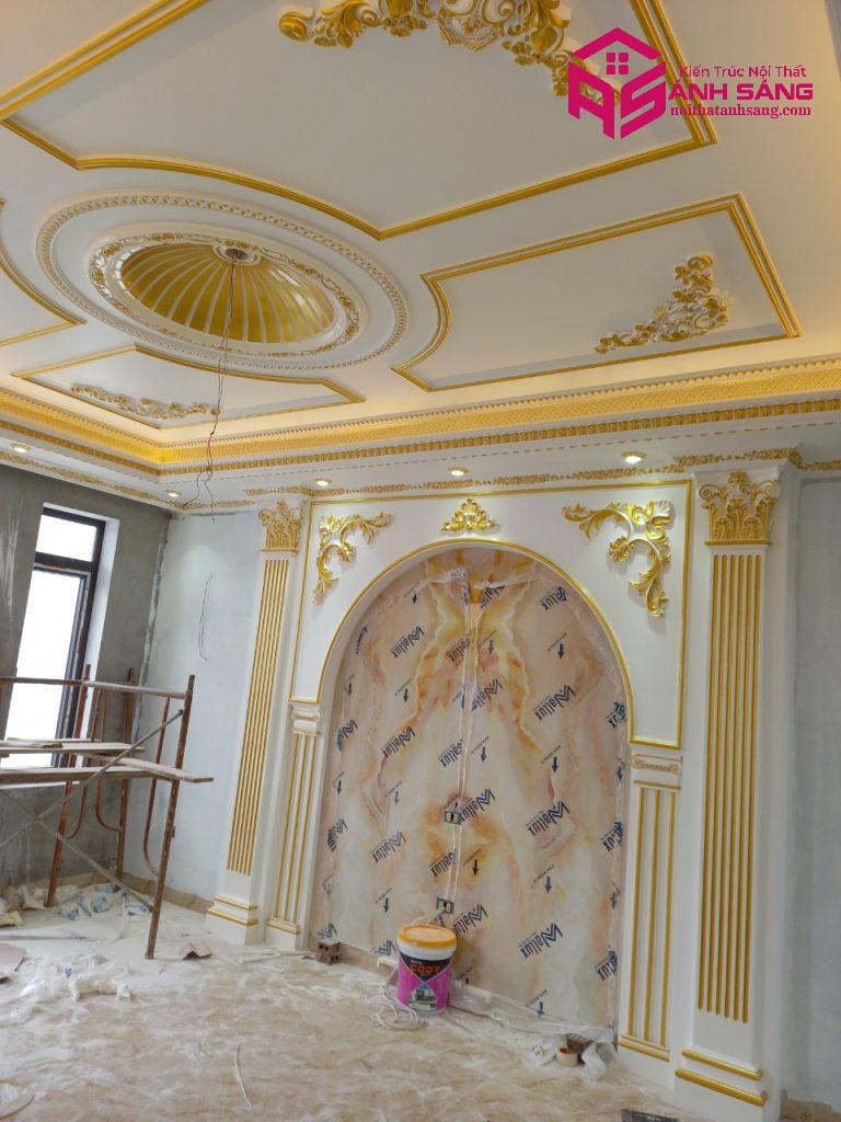 Mẫu thi công phào chỉ dát vàng trần và tường